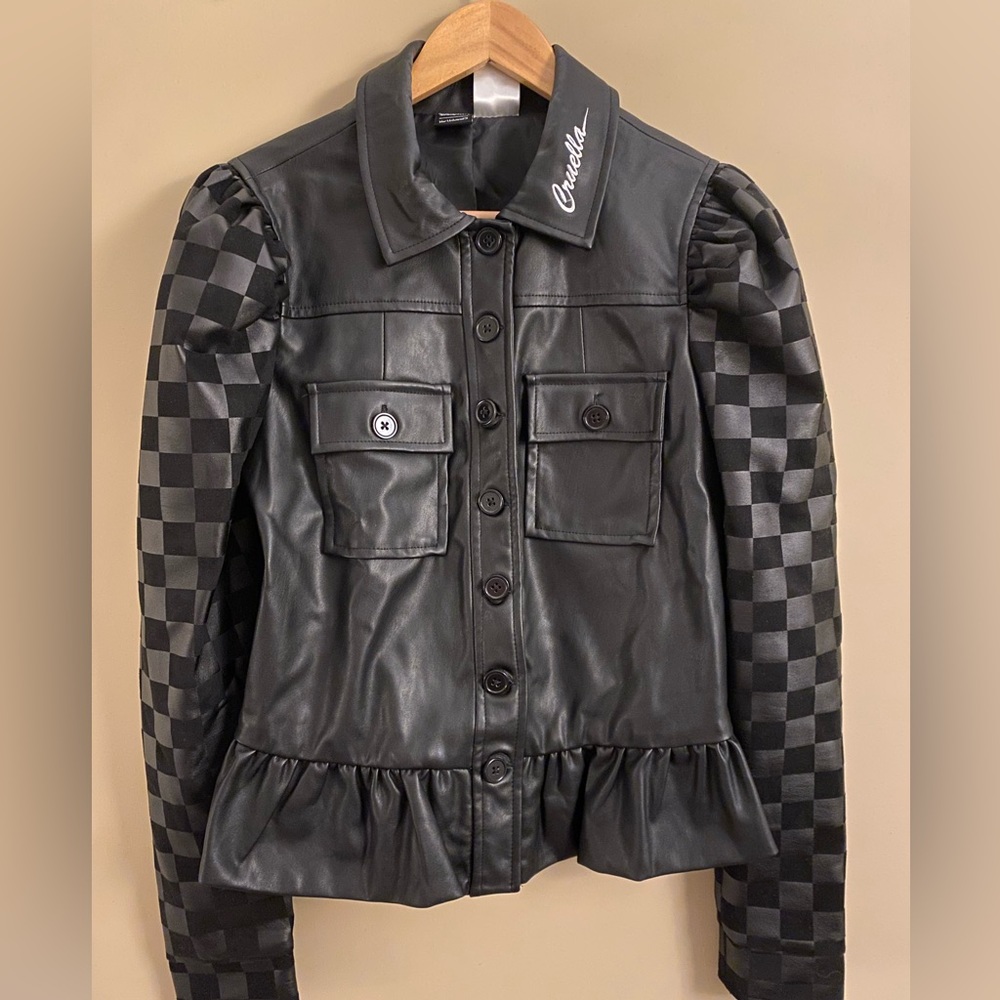 Disney’s Cruella de Vil Halloween Costume